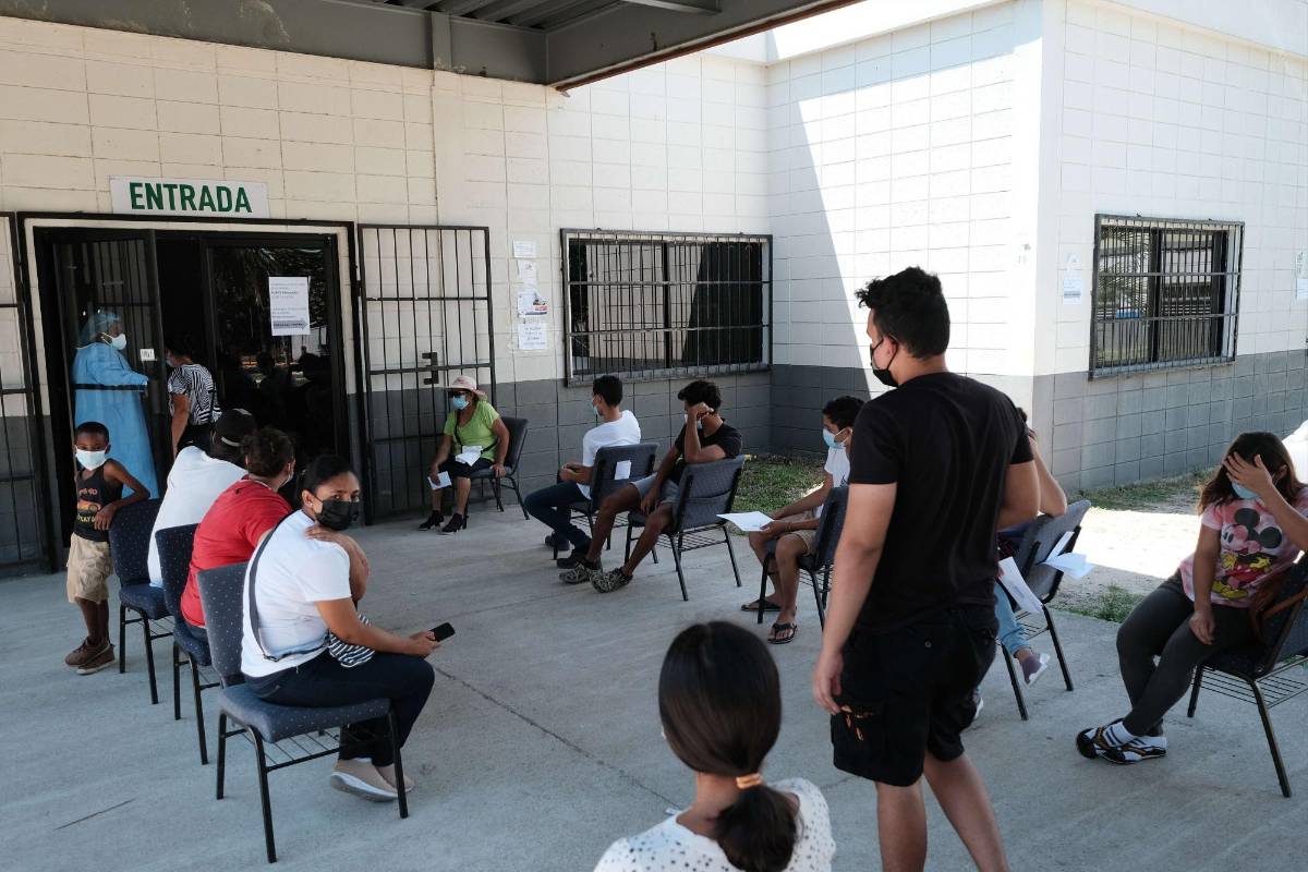 Vacunación contra el covid baja ingresos en hospitales y atenciones en triajes