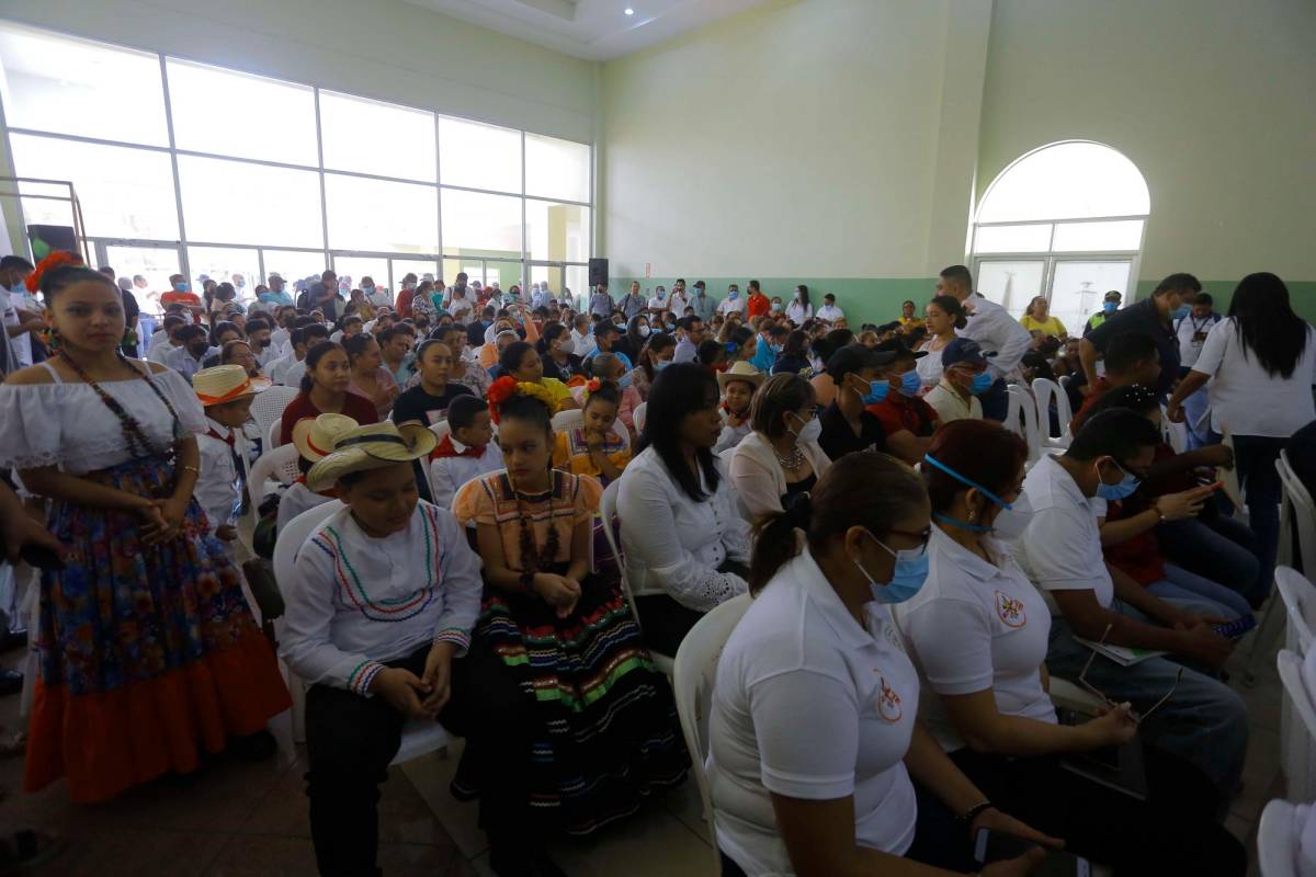 Unos 2,000 pupitres urgen en escuelas de El Progreso