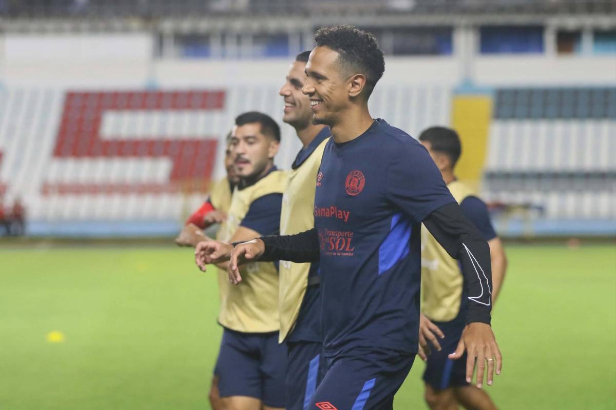 Motagua celebra, exOlimpia presente y las lindas chicas que enamoraron en el Nacional