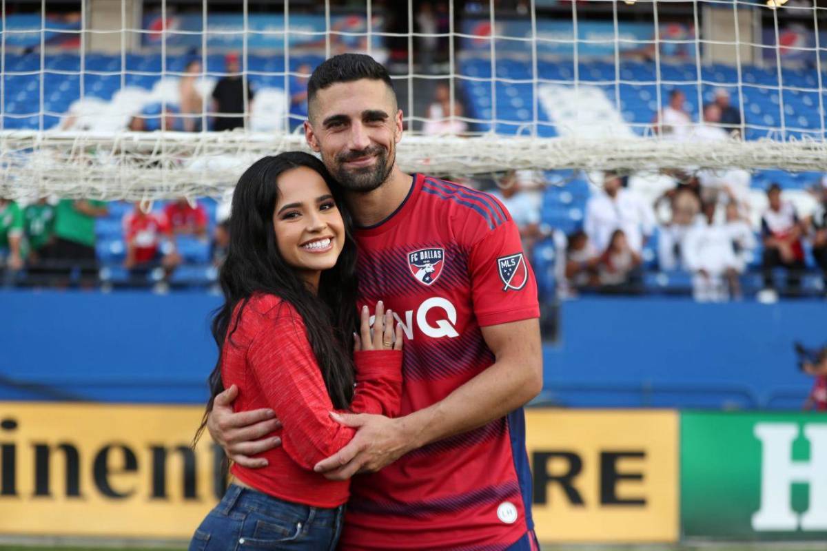 Becky G y Sebastian Lletget se comprometen tras seis años juntos