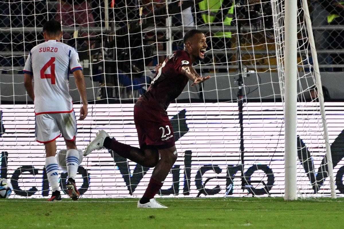 Salomón Rondón hizo el segundo gol de la Vinotinto.