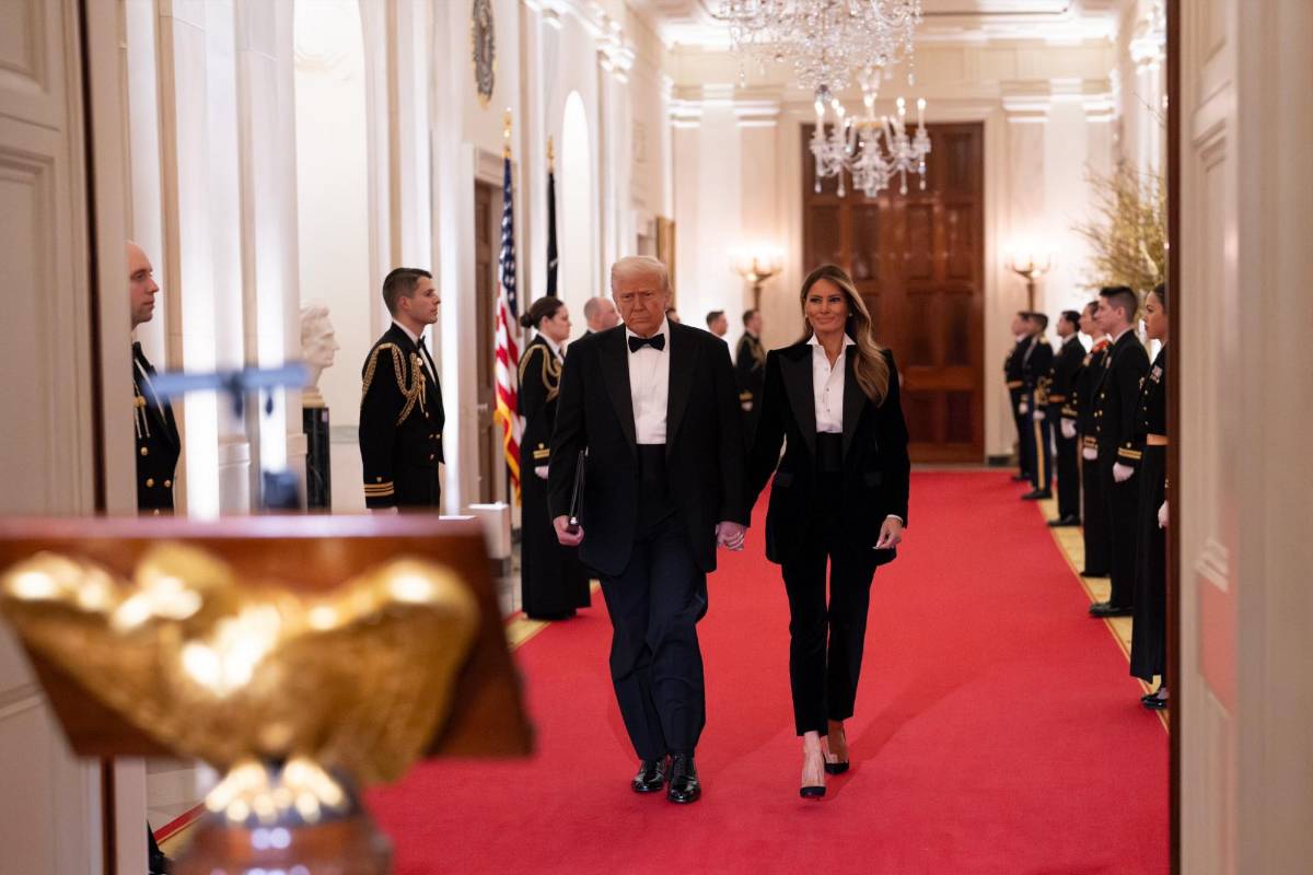 Melania Trump y la reina Letizia hacen tendencia el traje sastre  femenino