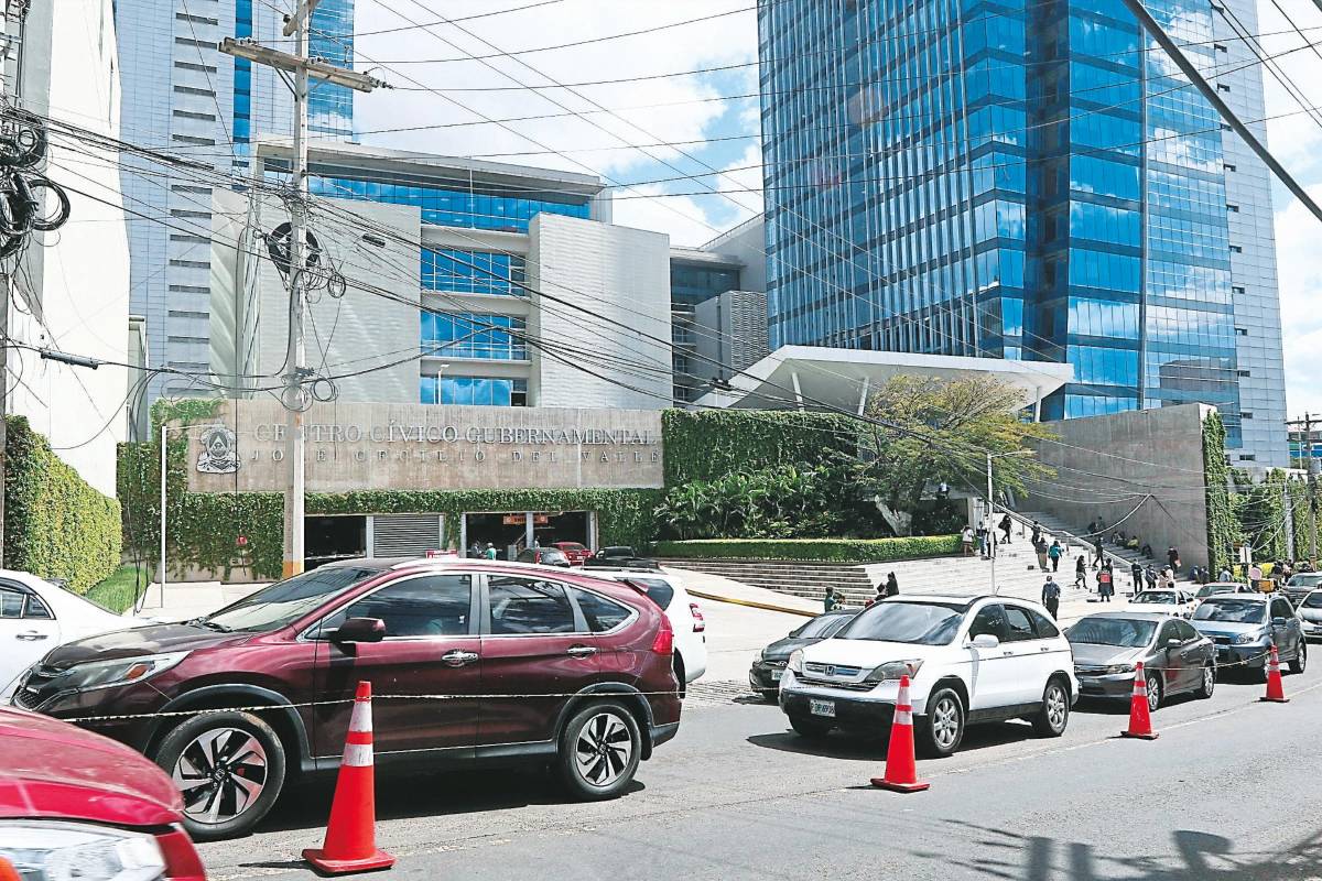 Viene el despido de burócratas de la anterior administración