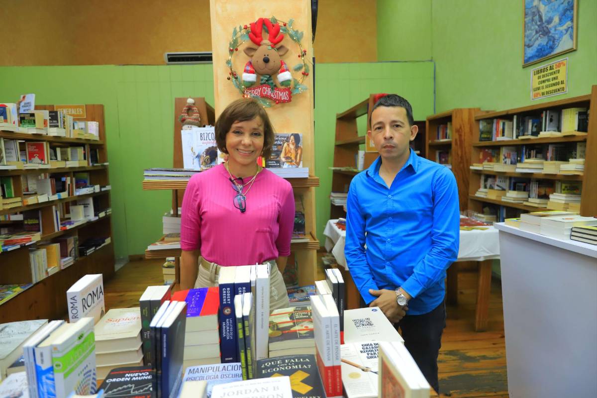Librería Atenea celebra a lo grande su 30 aniversario