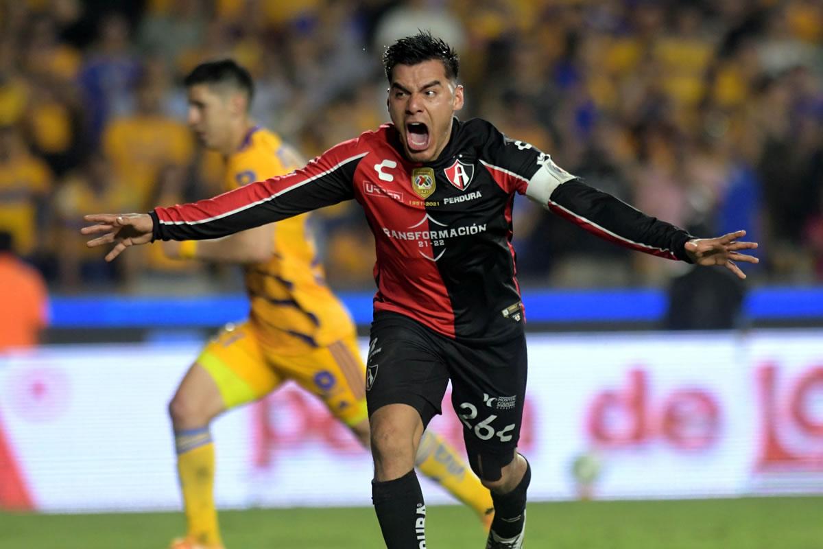Aldo Rocha gritando su gol que le dio al Atlas la clasificación a la final de la Liga MX.