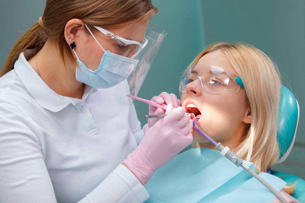 ¿Tuvo covid? Cuidado al extraerse dientes