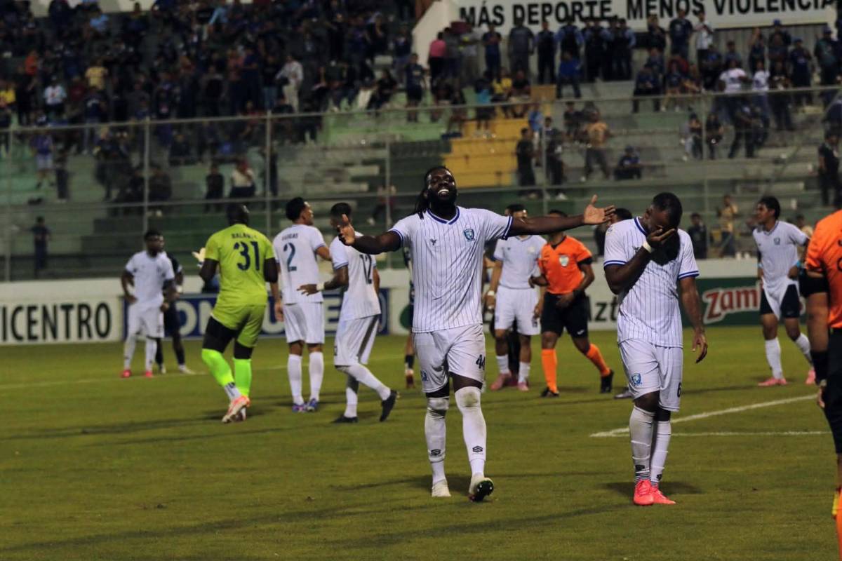 La bronca en el Motagua vs Génesis, dos polémicas y festejo en Comayagua