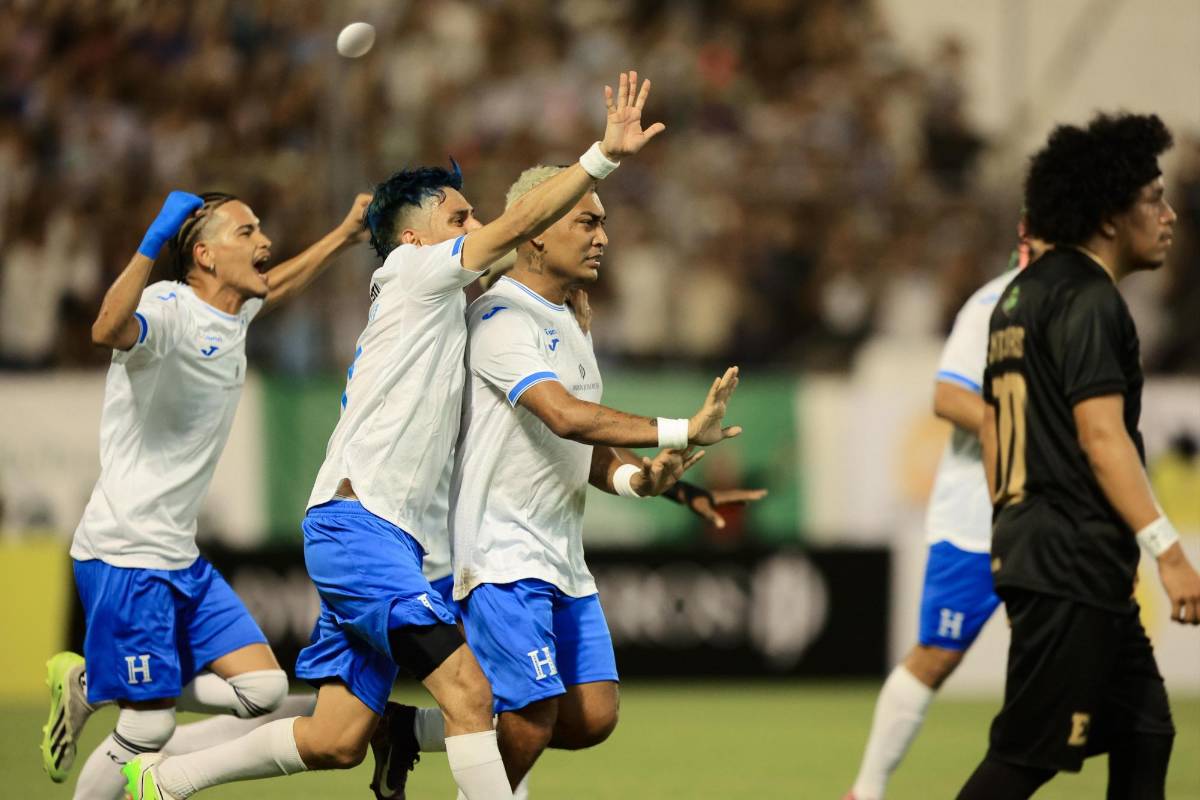 Así celebró Supremo su primer gol con Milagro Flores en el estadio Morazán