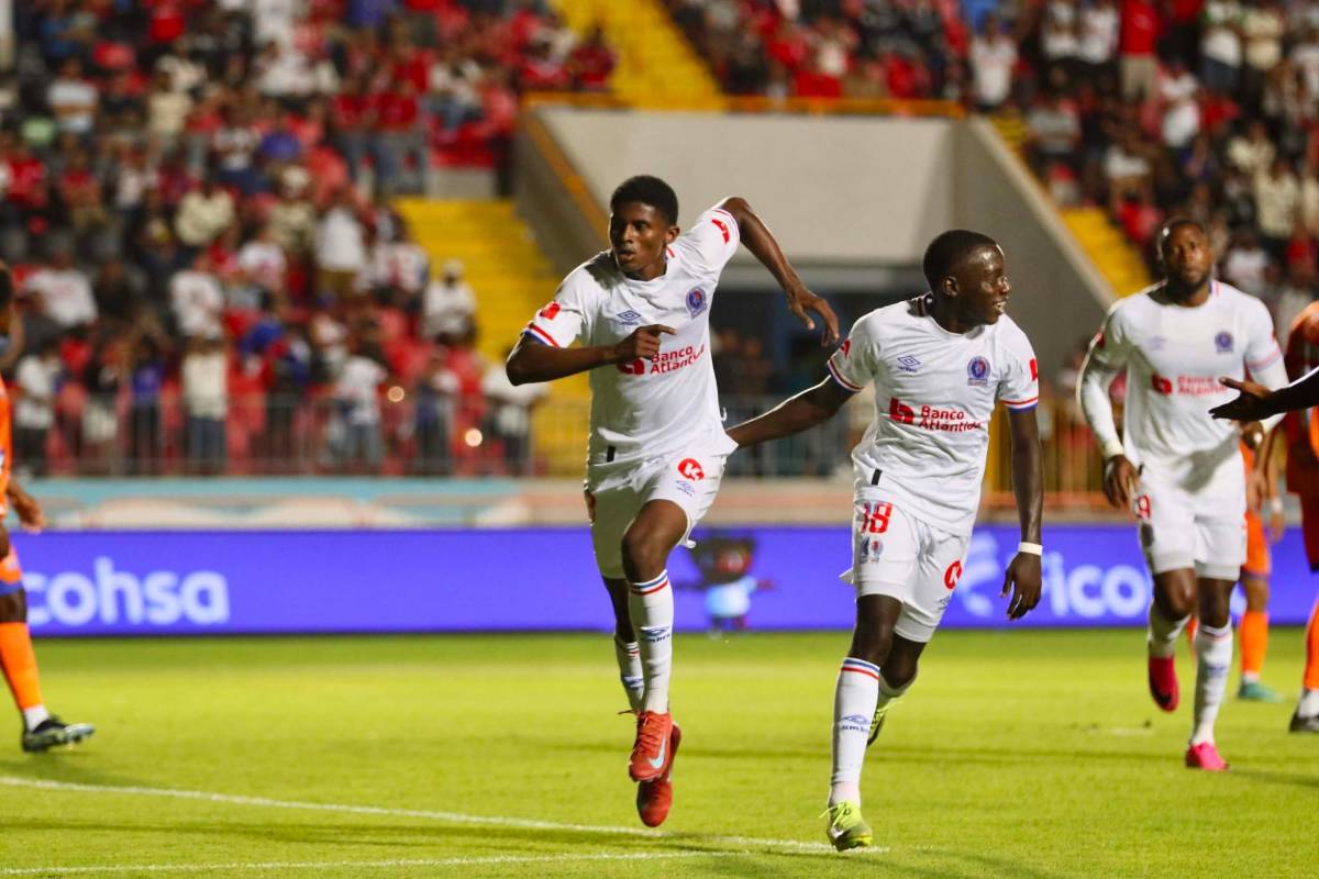 ¿Era su debut? Inesperado héroe de Olimpia, festejos y bellezas en el Nacional