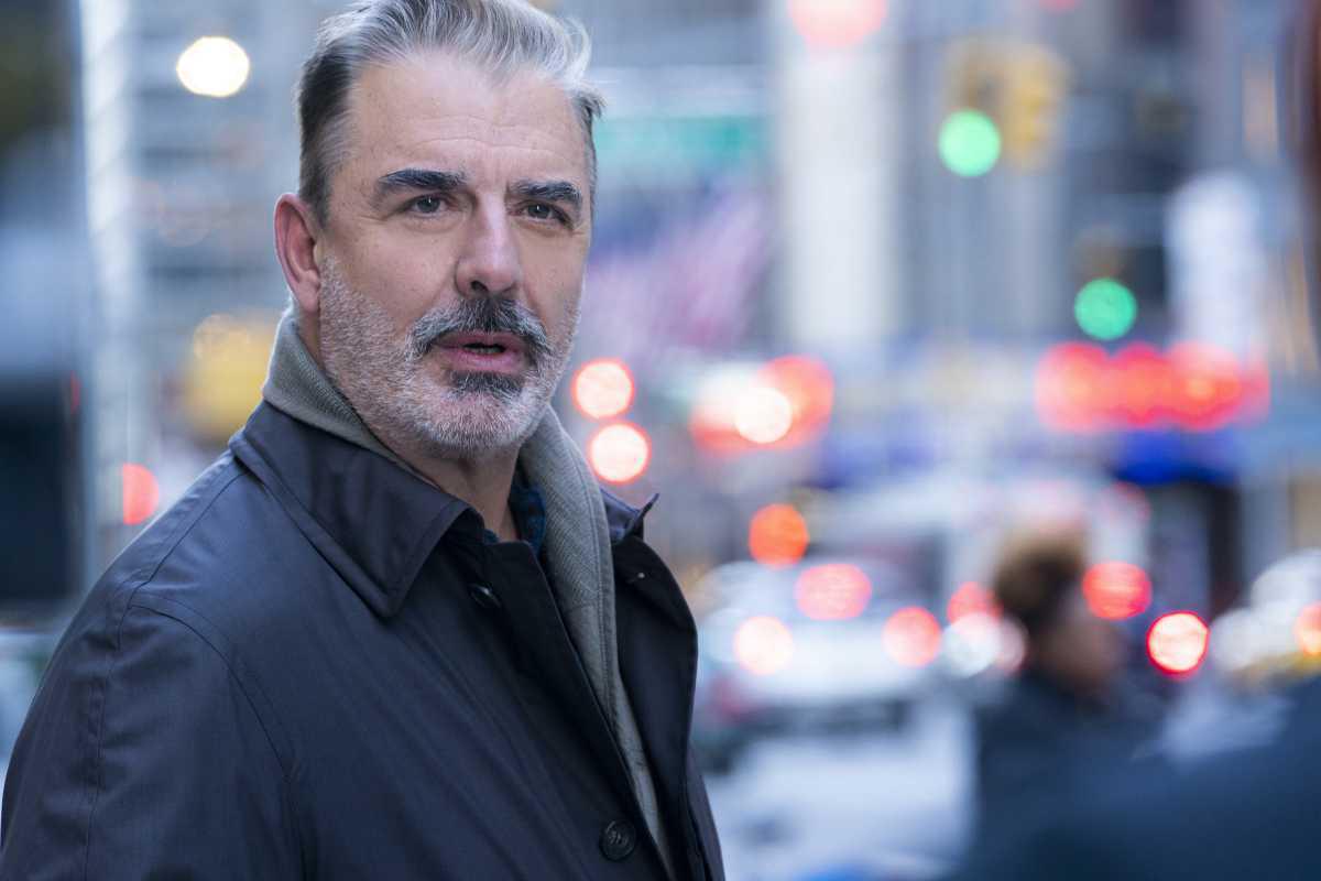 Chris Noth se queda sin representantes tras acusaciones de abuso sexual