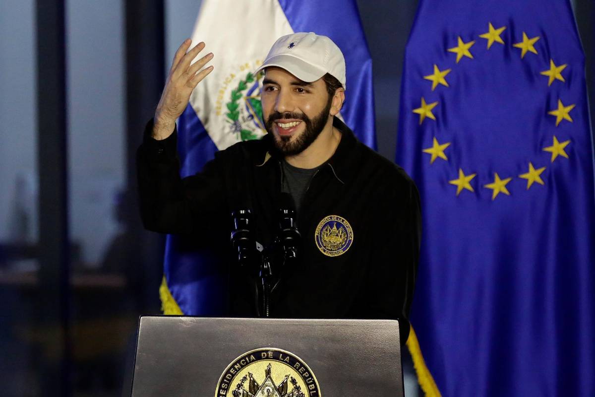 Bukele anuncia reformas legales para un “refugio de libertad” en El Salvador