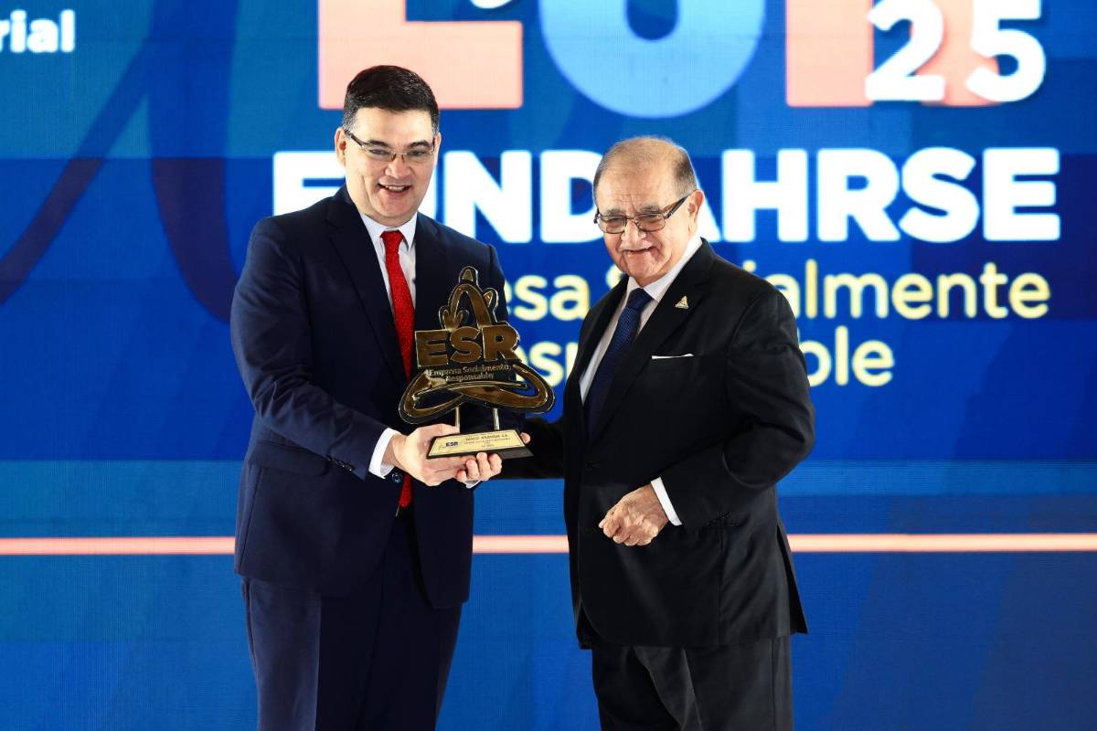 En fotos: Algunos premiados con el Sello FUNDAHRSE 2025