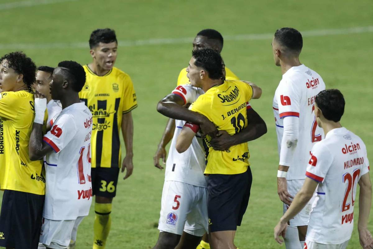 Peleas en el Real España-Olimpia, lo que pasó con Menjívar y brasileña sorprende