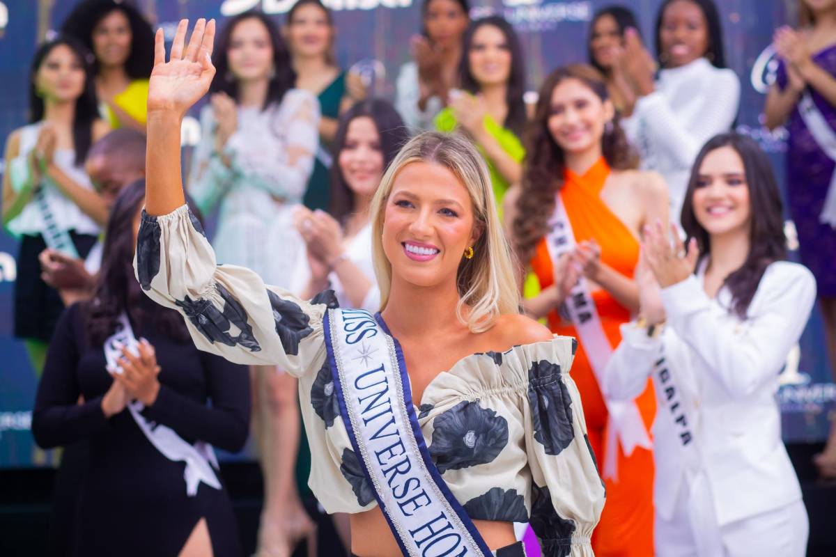 Rebeca Rodríguez fue ovacionada por el público asistente durante su entrada.