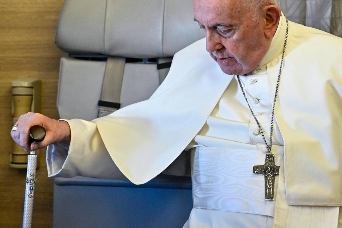 El papa Francisco acarrea desde hace algún tiempo, problemas en una de sus rodillas.