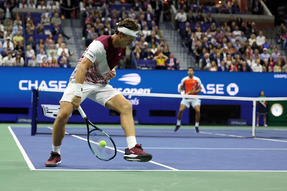 El noruego Casper Ruud brilló también por espíritu deportivo en la final.