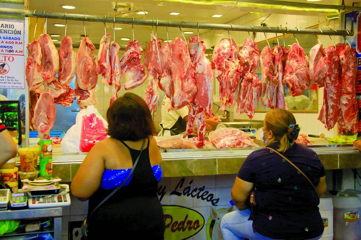 Se disparan precios de la canasta básica en mercados