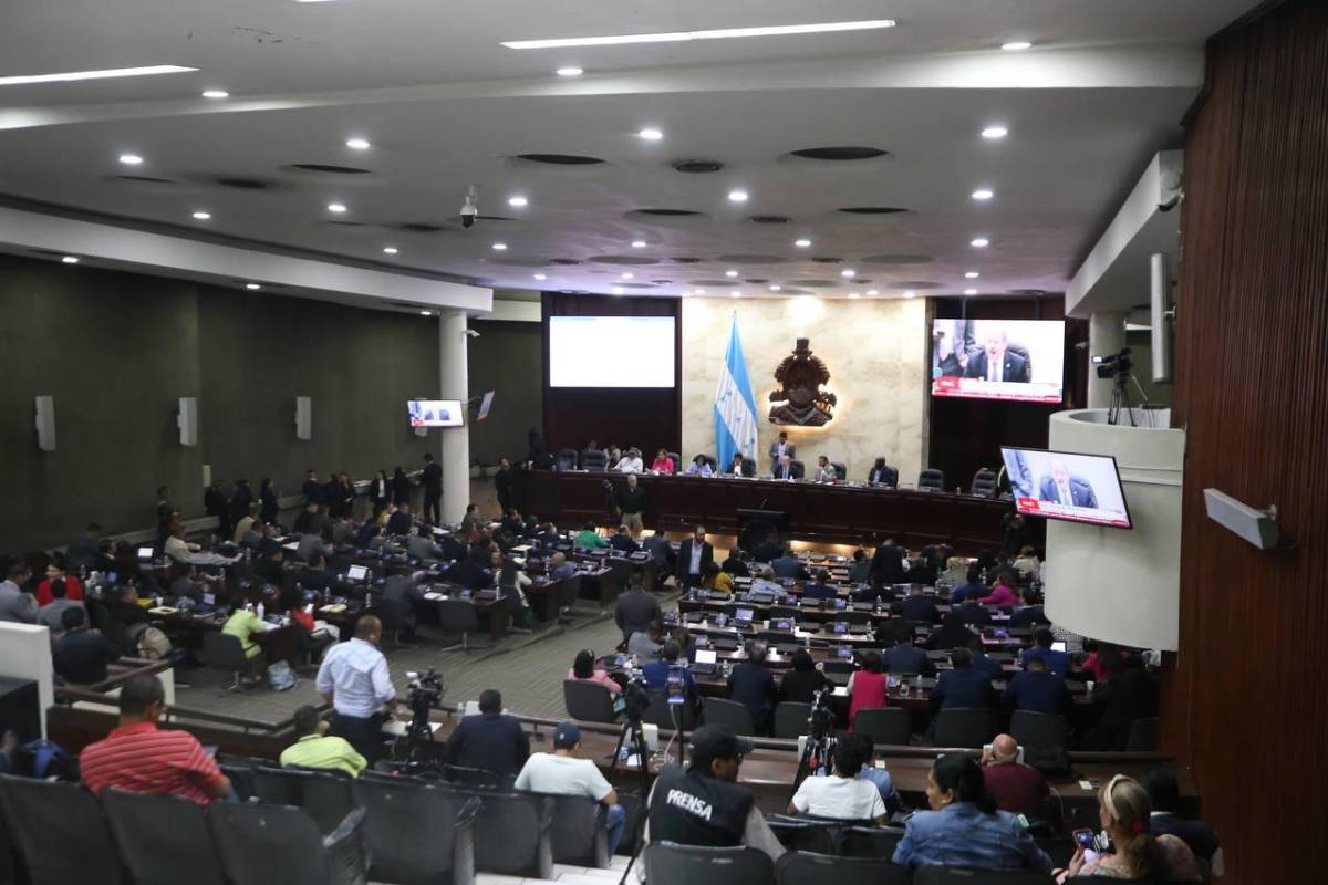 Renuncia de Nasralla irá a análisis jurídico en el Congreso