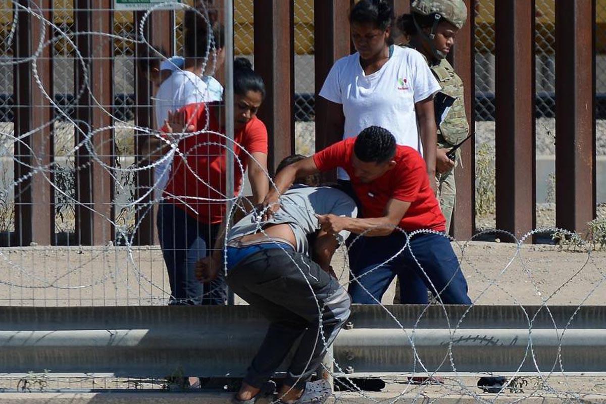 Alambrada, un obstáculo más para migrantes en la frontera