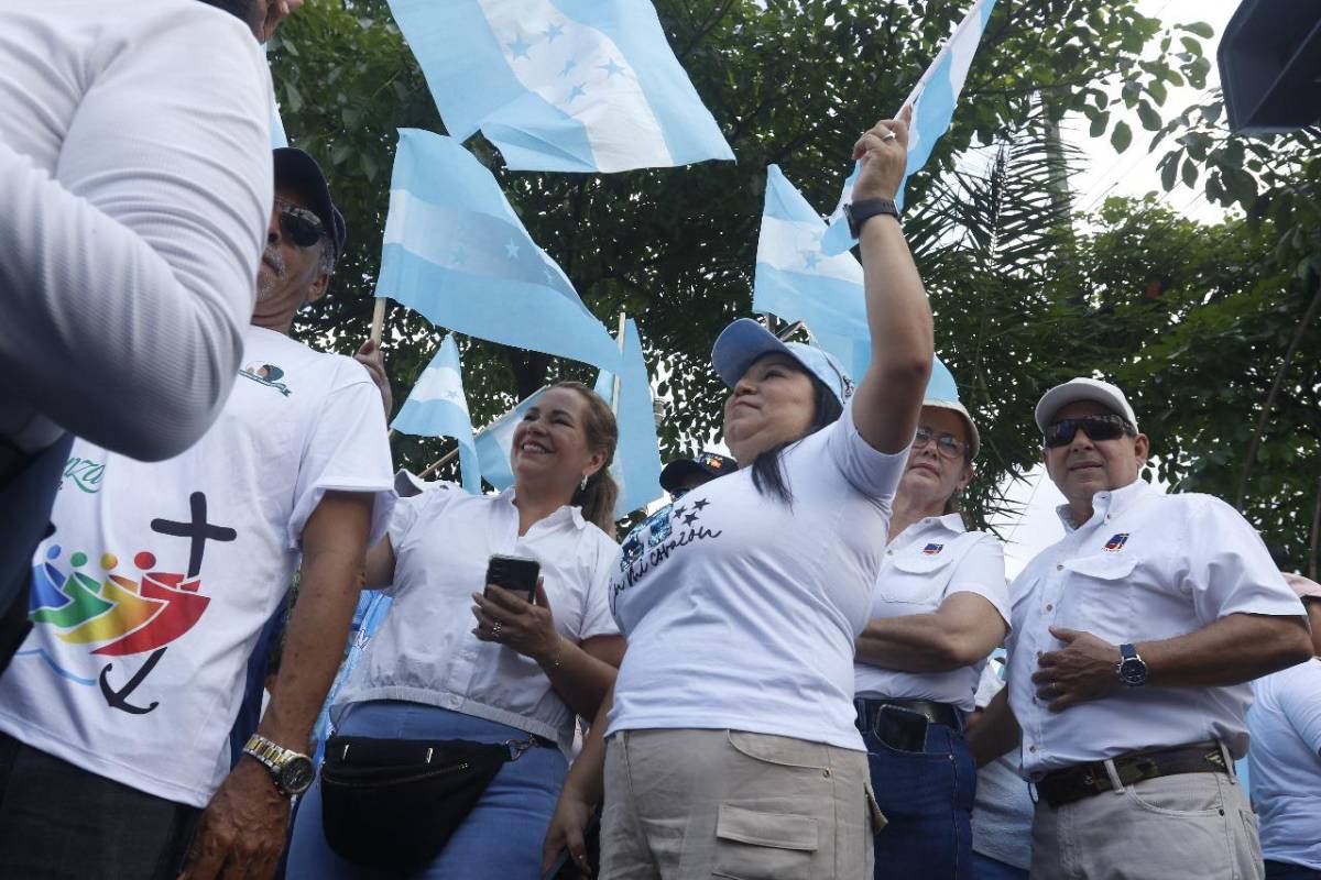 Impactantes imágenes de la caminata de oración en San Pedro Sula