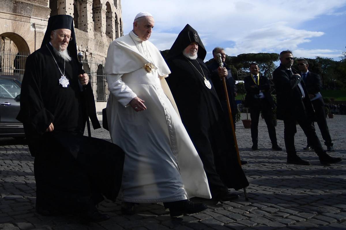 El Papa advierte que la vida en la Tierra “está amenazada”