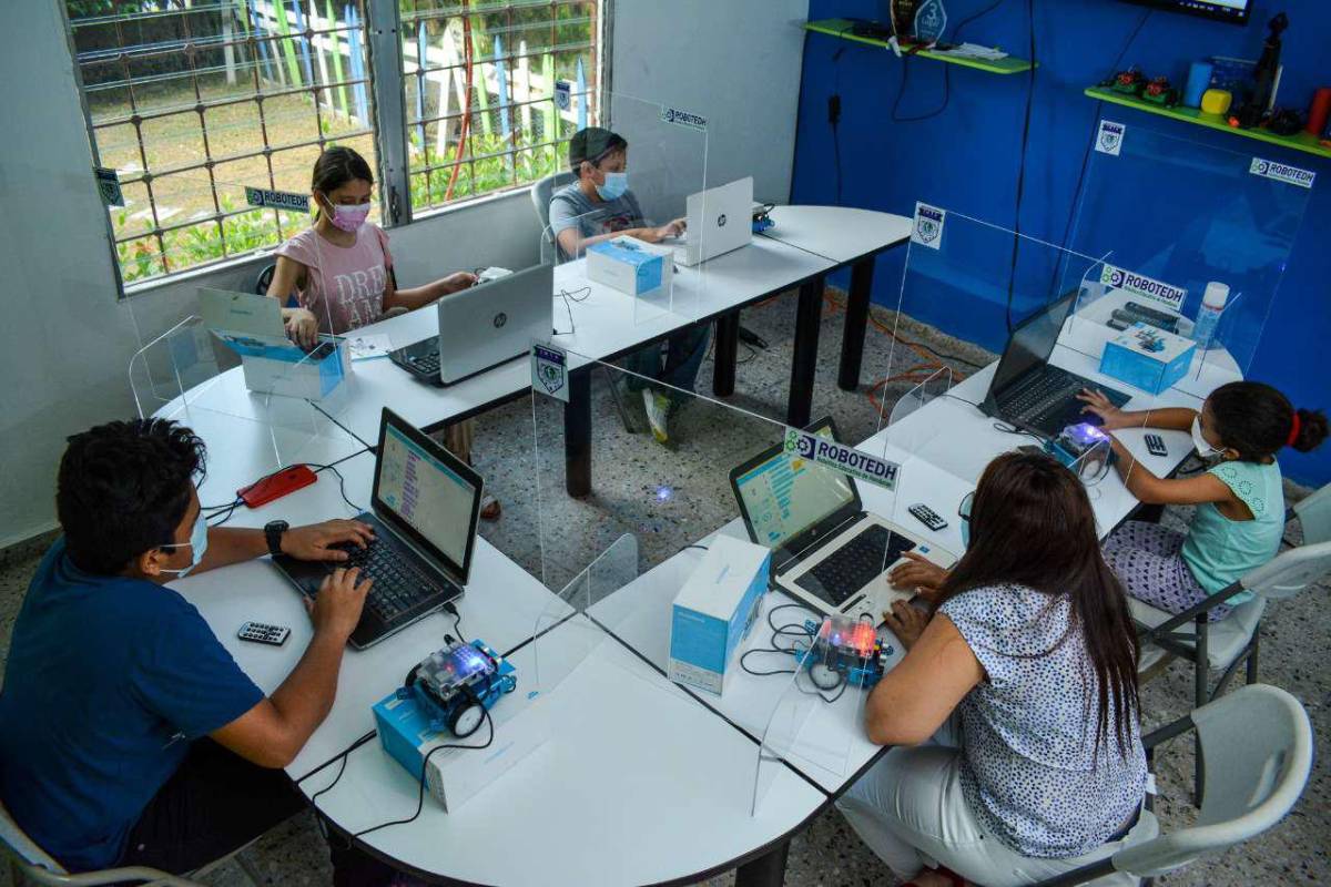 Promueven la robótica en escolares para potenciar habilidades tecnológicas