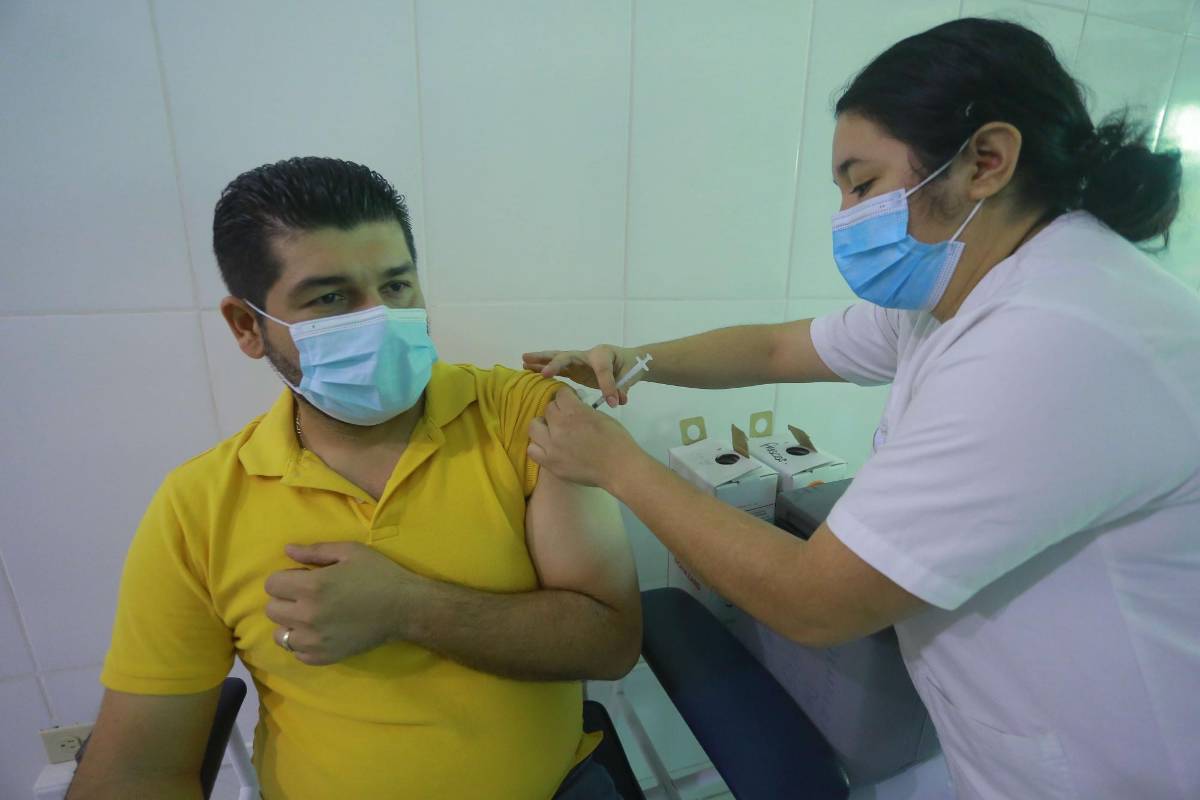 Solo con tres triajes enfrenta Cortés nueva ola de covid-19