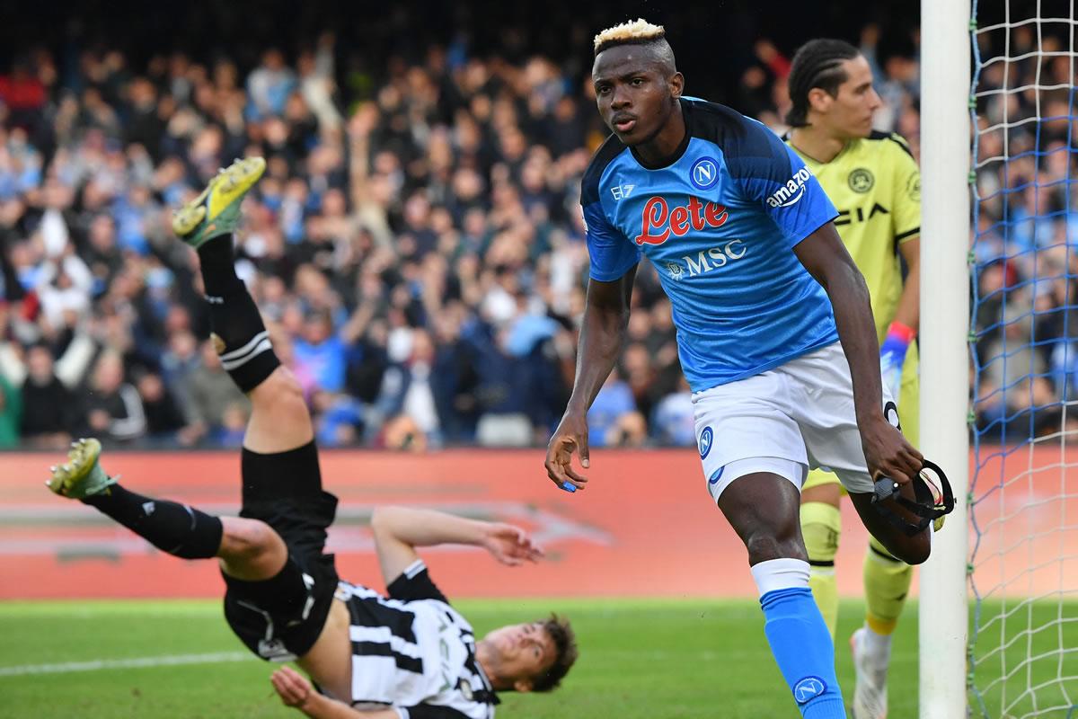 El nigeriano Victor Osimhen marcó el primer tanto del partido para el Napoli.