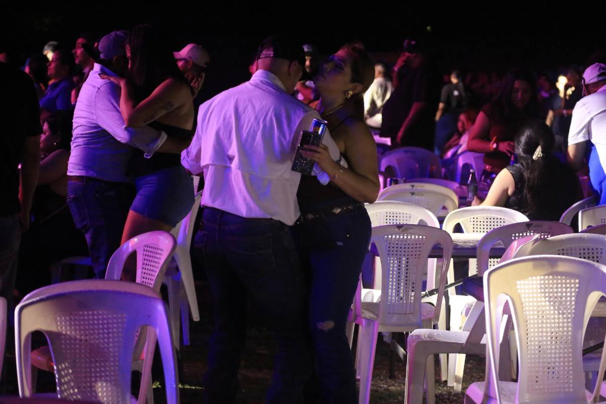 Luis Ángel El Flaco y Conjunto Primavera protagonizan tremenda fiesta romántica