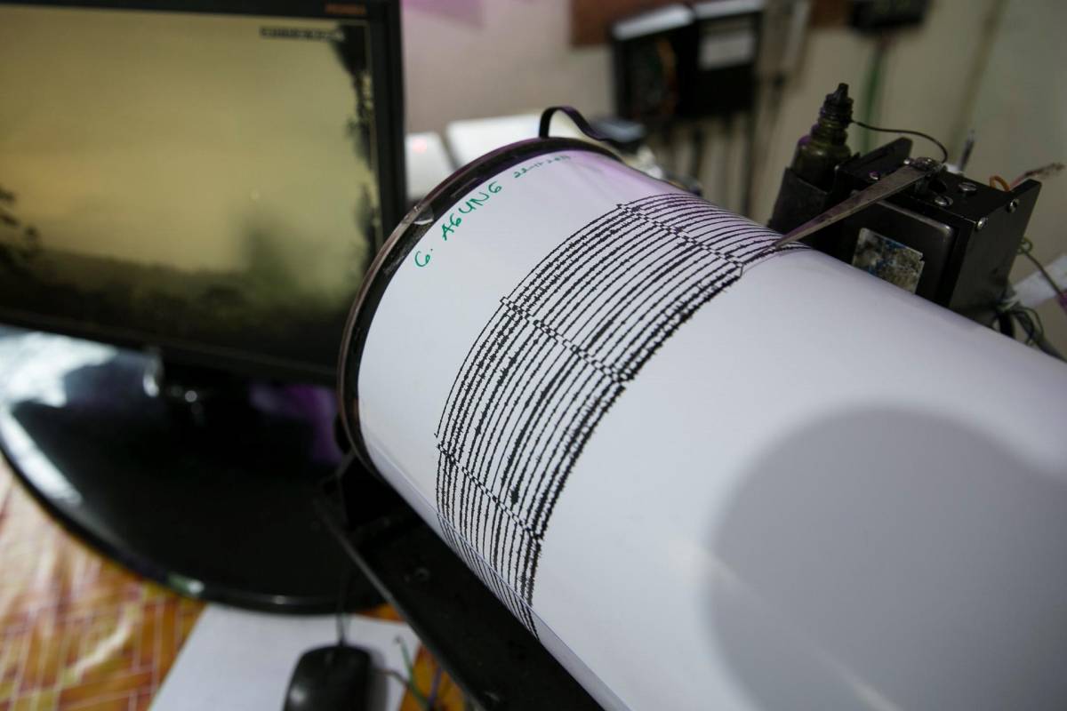 Potente terremoto de 7.0 sacude las costas de Indonesia
