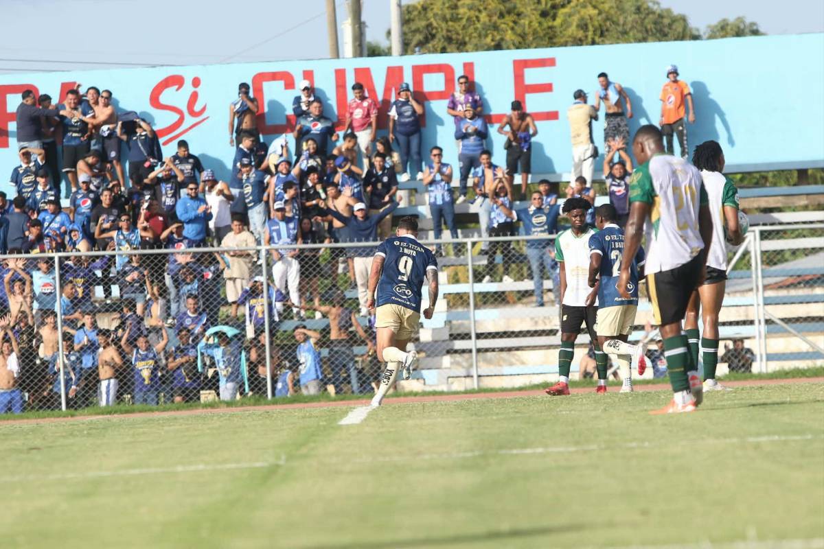 Jugadores de Motagua descalzos, exBarcelona presente y fichaje se lesionó en el debut