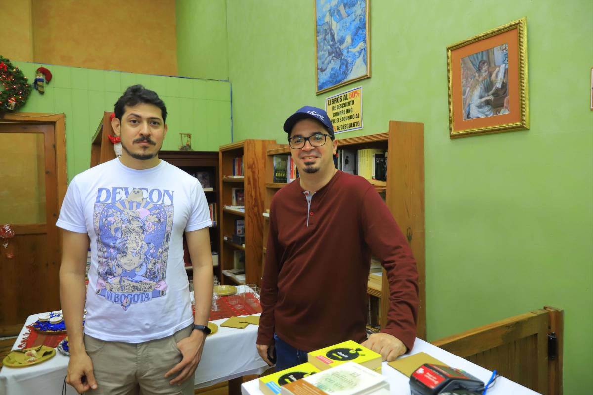Librería Atenea celebra a lo grande su 30 aniversario