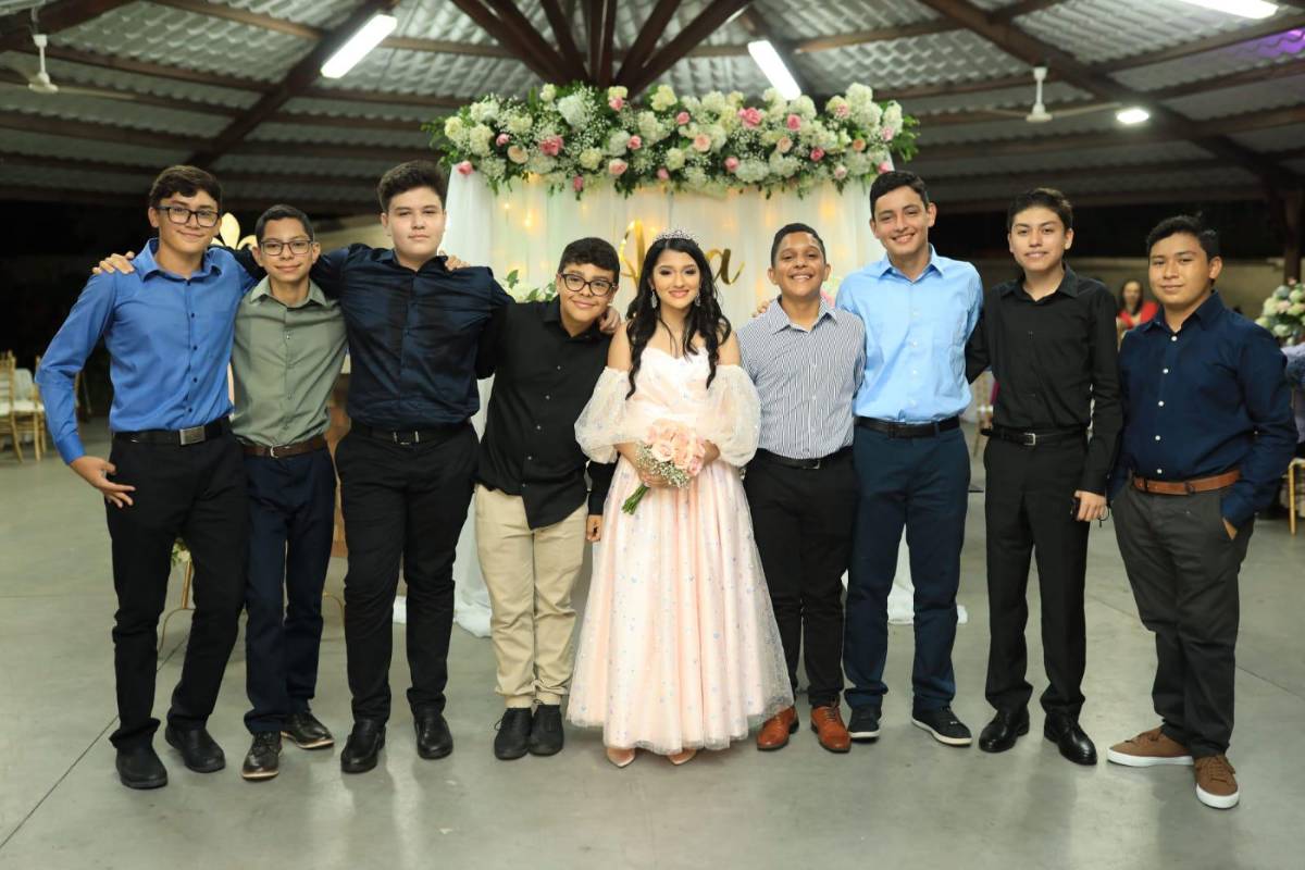 15 años de la querida Ana Marilyn Bustillo