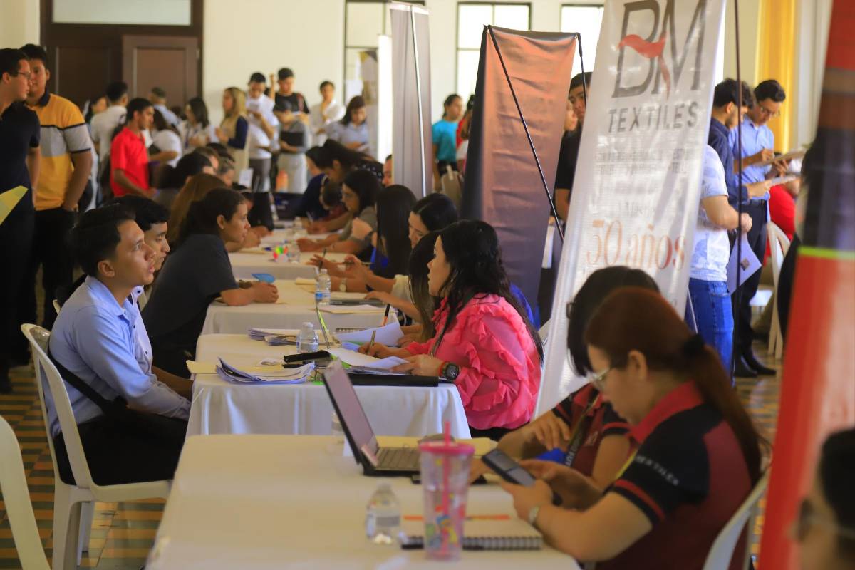 Empresas ofertarán más de 2,000 plazas en feria de empleo
