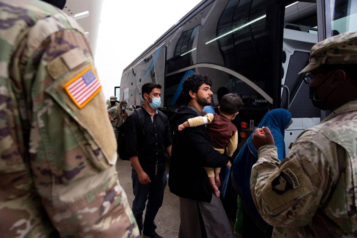 La salida de Afganistán pudo haber sido “mucho peor”, dice ex enviado de EEUU