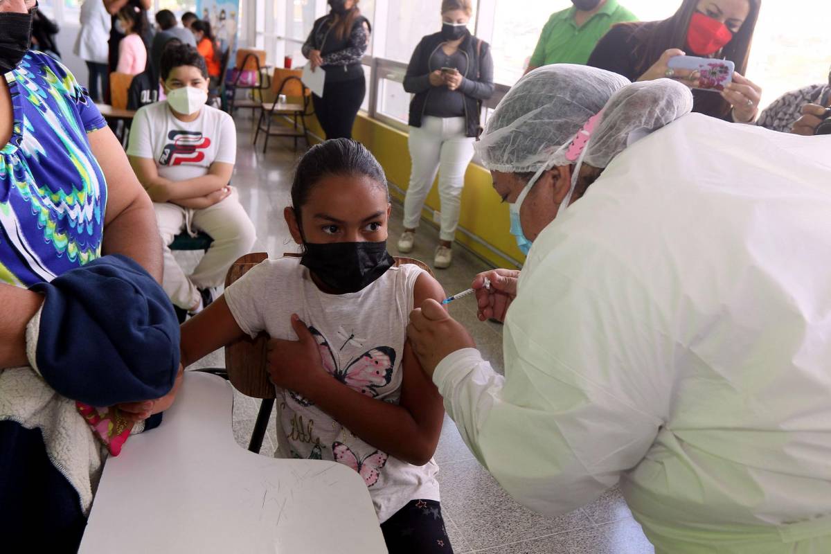 “Las vacunas han borrado enfermedades de la faz de la tierra, como la viruela”, dijo Tito Alvarado. “Todos debemos vacunarnos”.