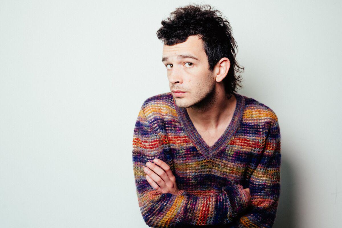 Matthew Timothy Healy, conocido como Matty Healy, es un cantante, compositor, músico, y productor discográfico británico, vocalista de la banda británica The 1975, con la que ha publicado cuatro EP y cinco álbumes de estudio.