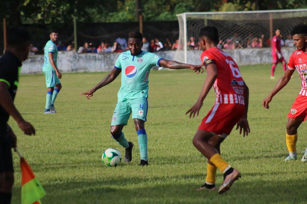 Motagua vuelve a golear en amistoso y Auzmendi suma otro gol