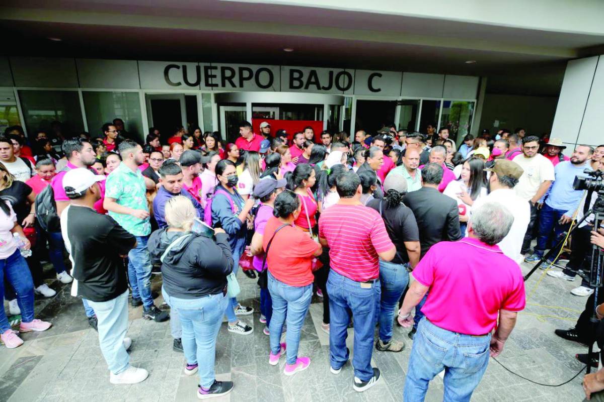 Colectivos se toman el IP por intervención con “plenos poderes”