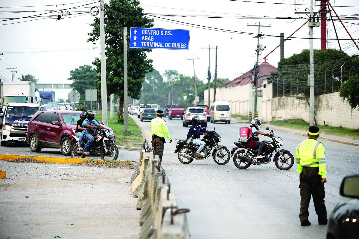 Cierre de acceso a Chamelecón en horas pico es un hecho, dice Roberto Contreras