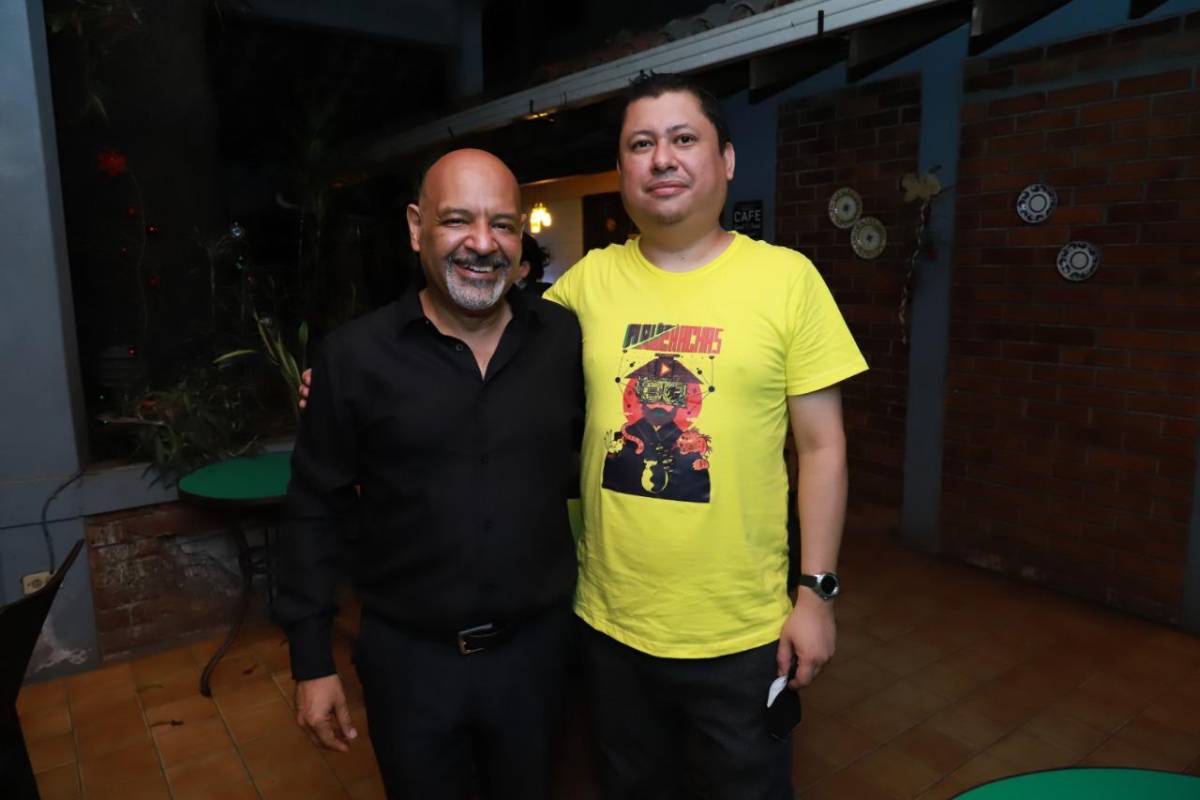 Dennis Arita presenta su nuevo libro “El tigre hambriento”