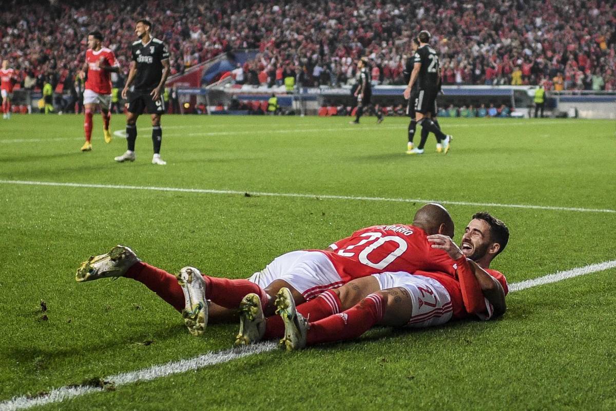 El Benfica mantiene su invicto en el Grupo H, con tres triunfos y dos empates.