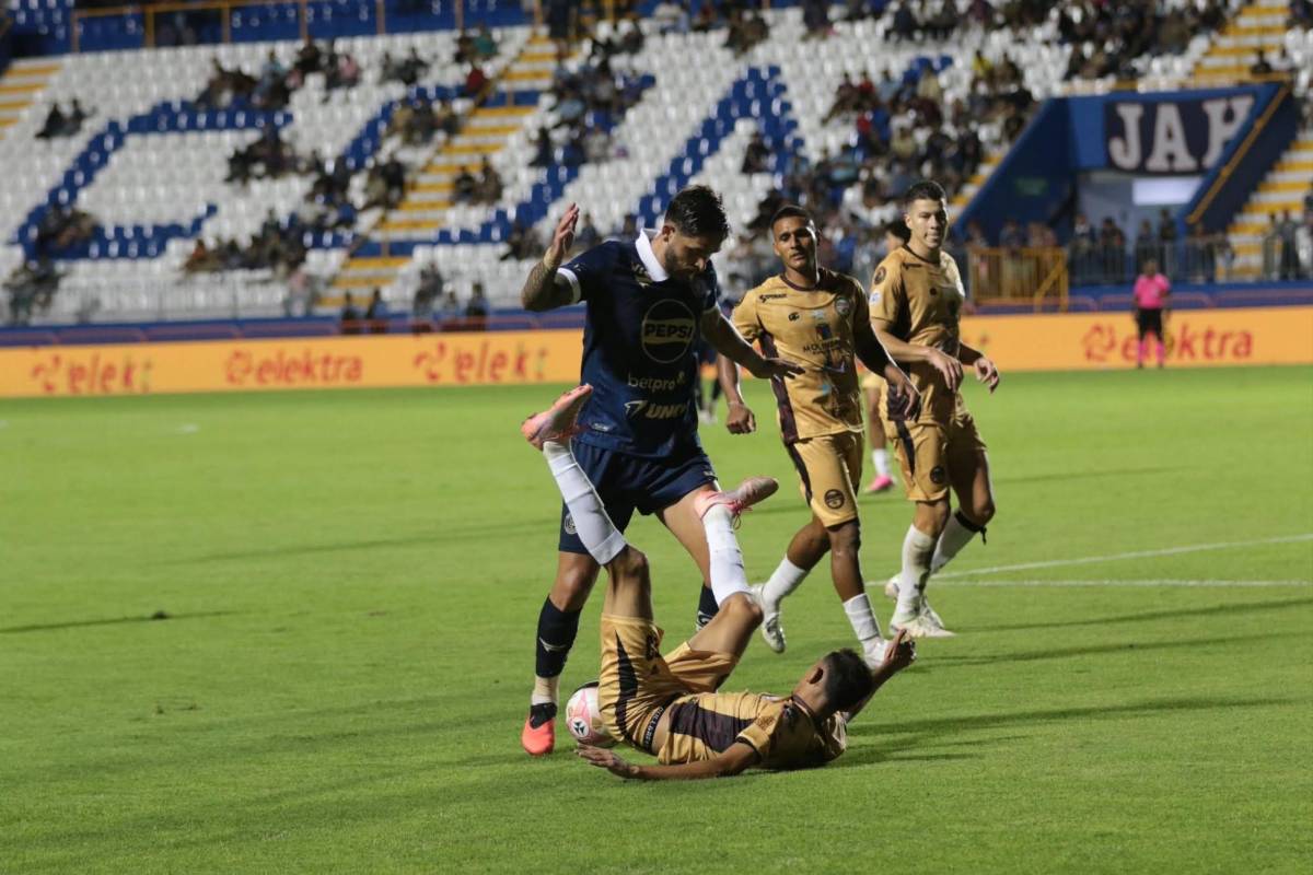 Motagua festeja, bellezas en el Nacional y tormenta eléctrica amenazó el UPN-Marathón