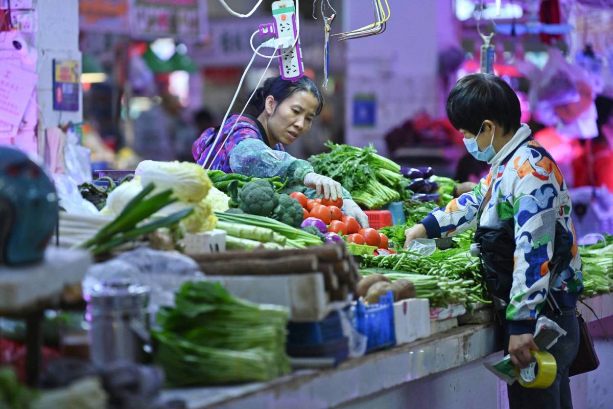 China aconseja hacer acopio de comida ante nuevos brotes del covid-19