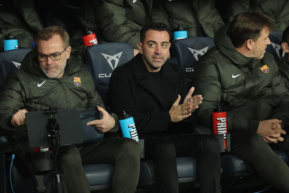 Xavi Hernández, antes del inicio del partido contra el Villarreal.