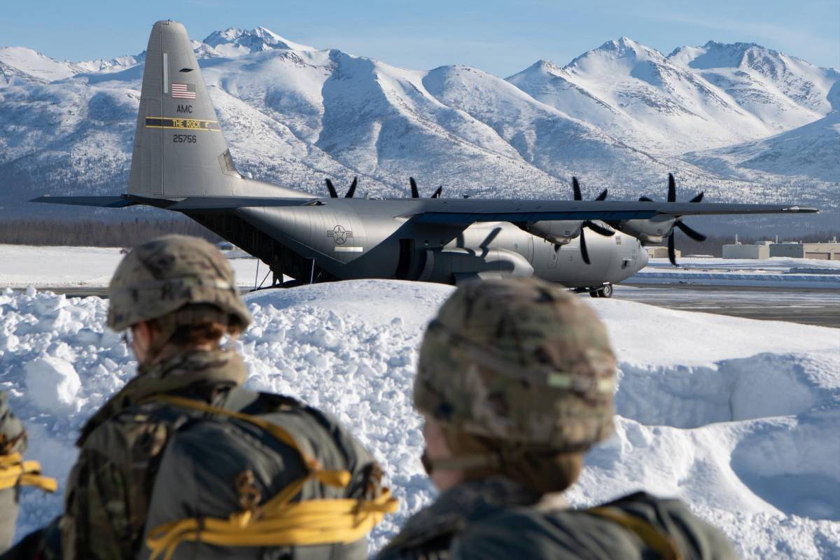 Así es la base militar que será el escenario de la cumbre Trump-Putin en Alaska