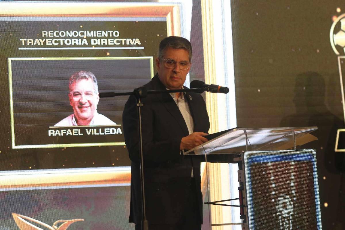 Motagua y Olimpia arrasan: ganadores e inesperado 11 ideal en premios de Liga Nacional