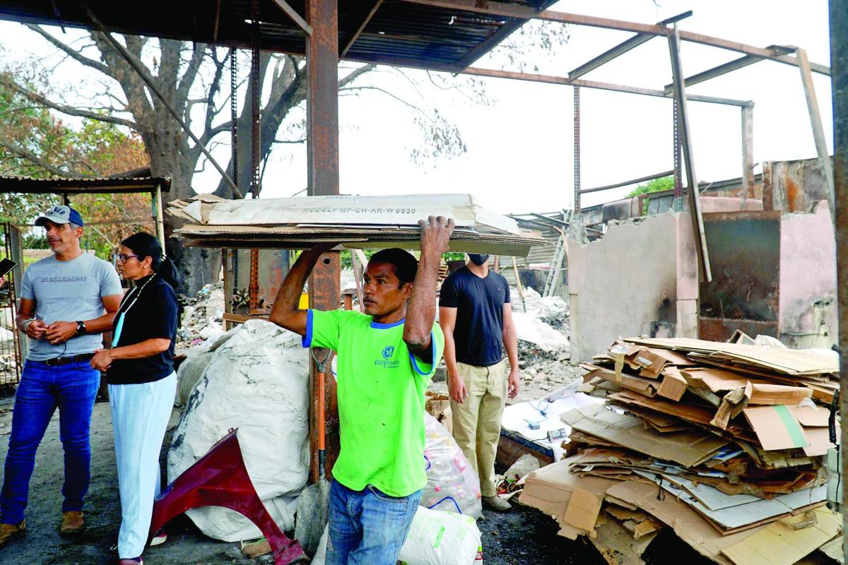 La recicladora es una fuente de empleo en la ciudad de San Pedro Sula.