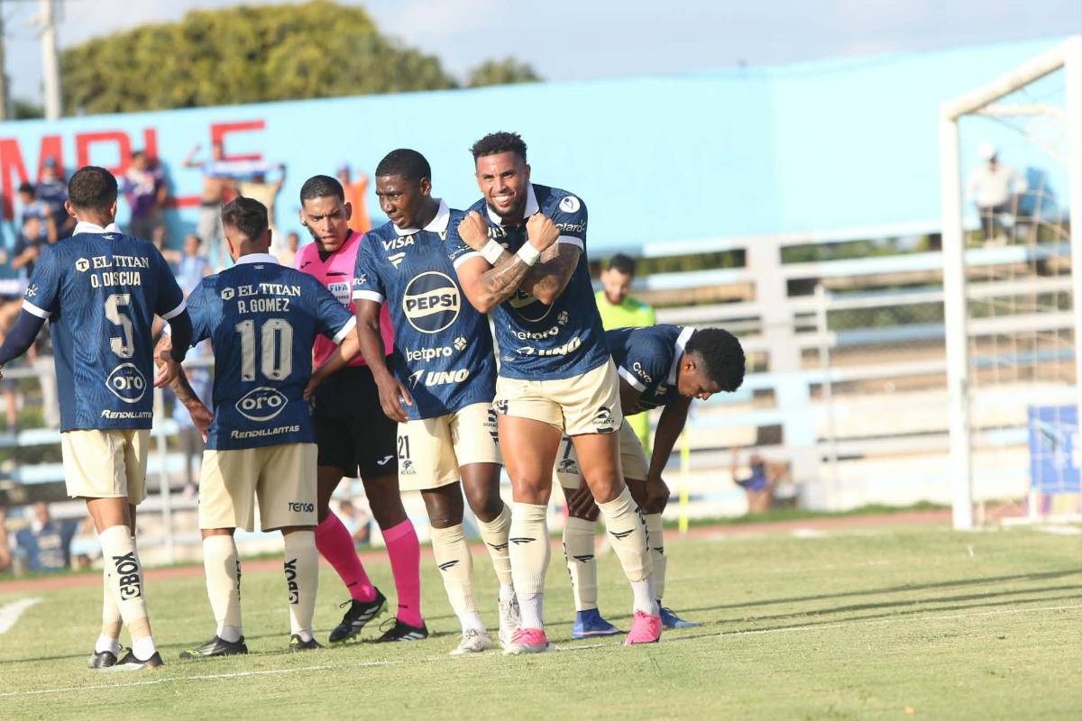 Jugadores de Motagua descalzos, exBarcelona presente y fichaje se lesionó en el debut