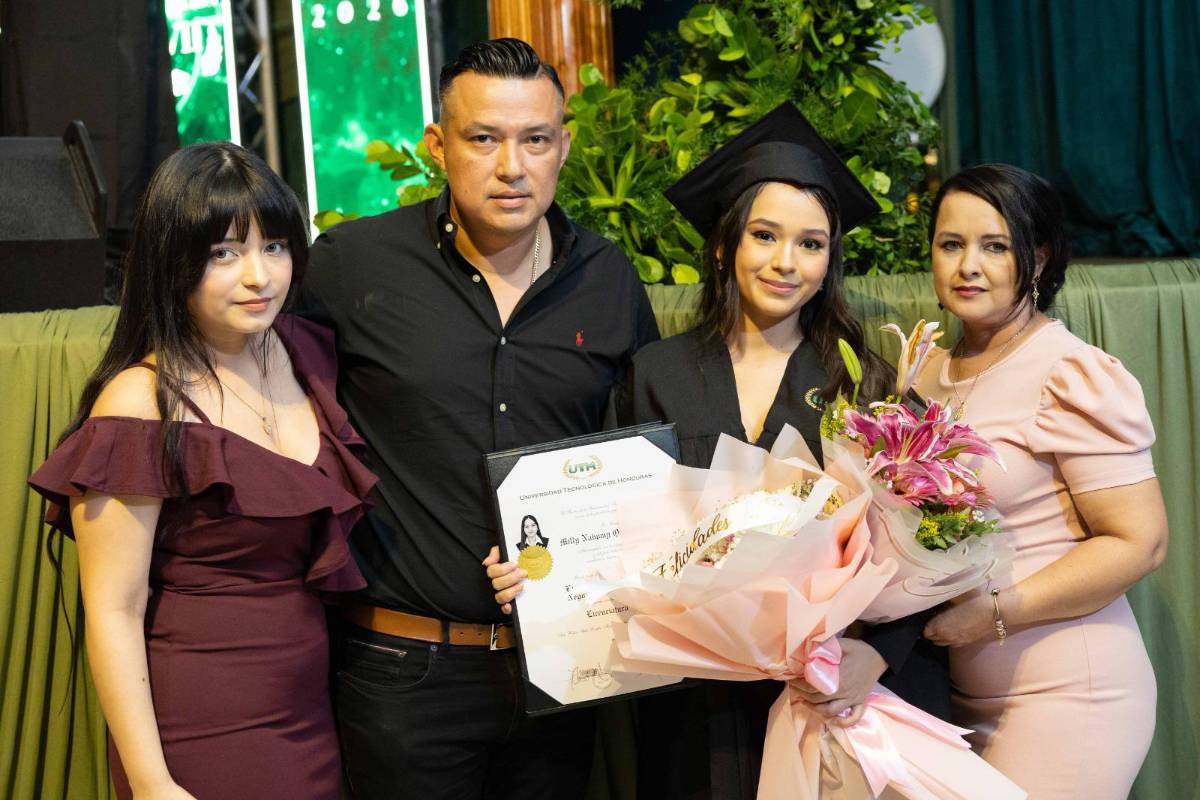 Fotos: La UTH celebra graduación a 332 nuevos profesionales